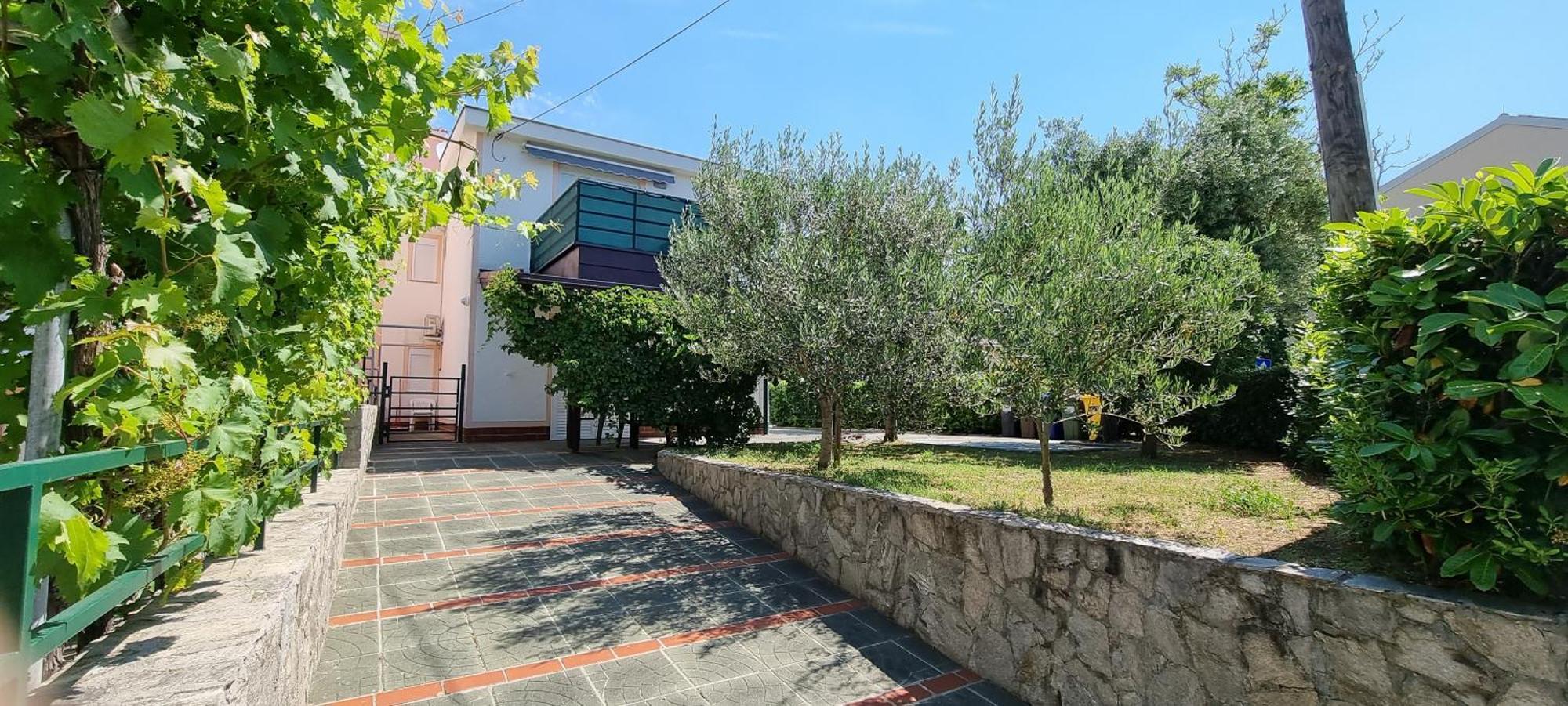 Apartmani Karla Baška Rom bilde